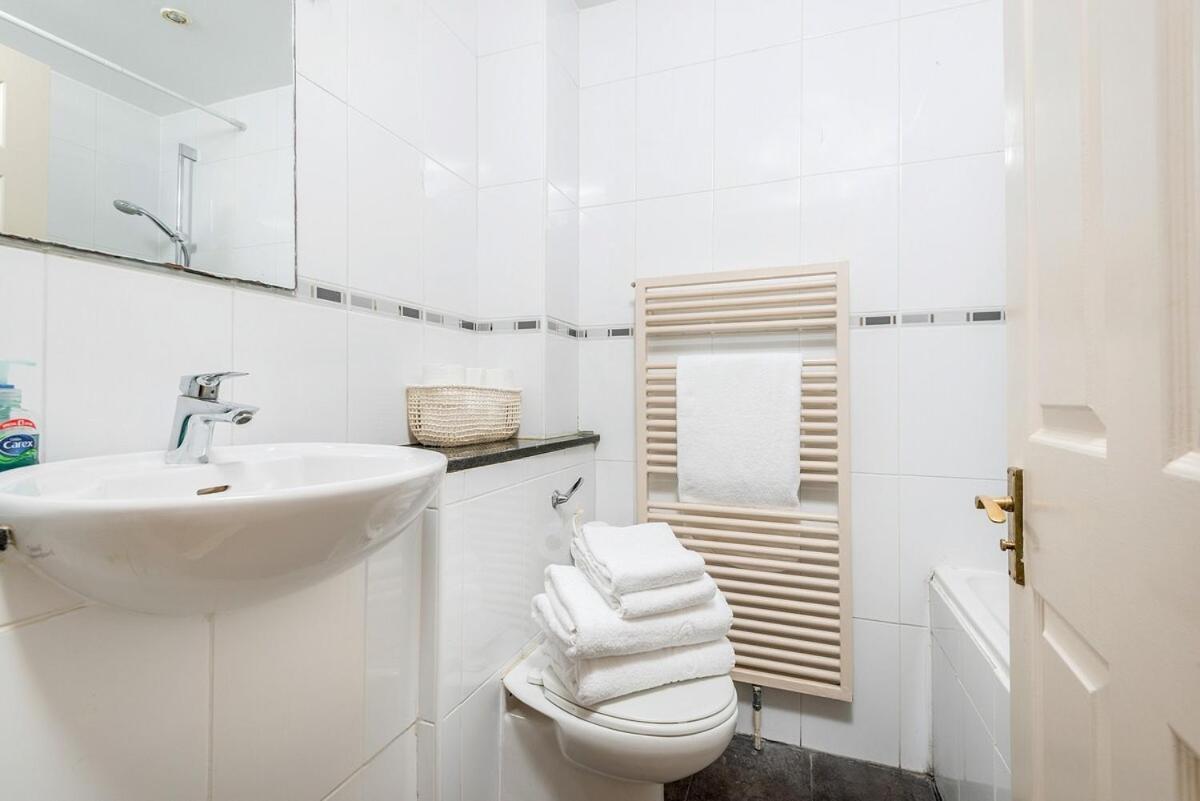 Apartment Prime Location - Bright Peaceful 3br Duplex Flat *